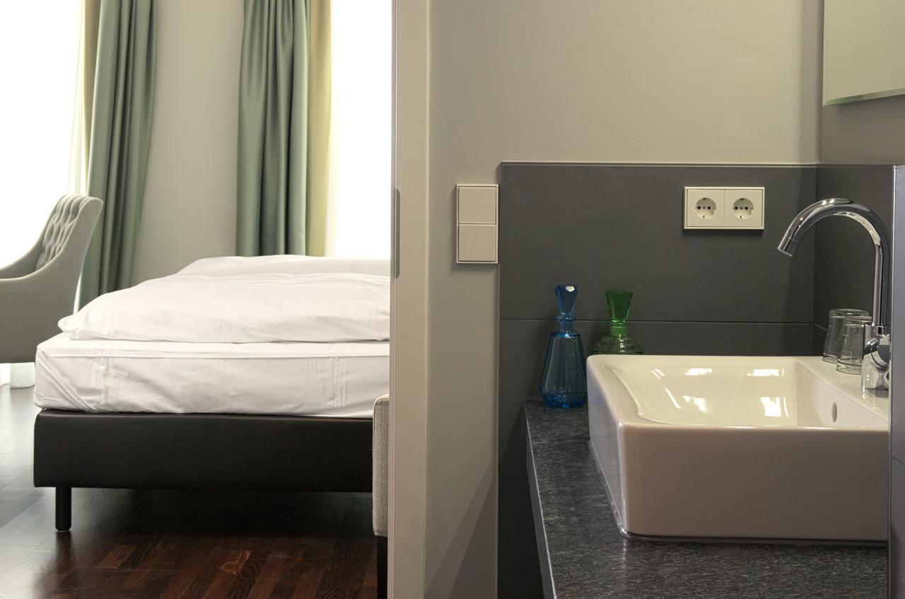 Hotel Im Hof Munchen Ruang foto