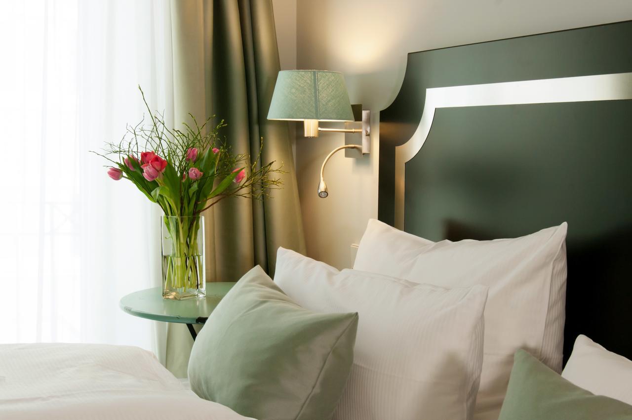 Hotel Im Hof Munchen Bagian luar foto