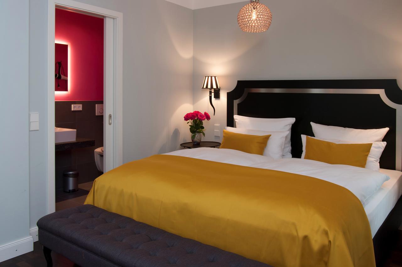Hotel Im Hof Munchen Bagian luar foto